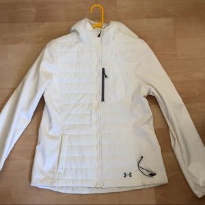 White under armour women’s jacket.